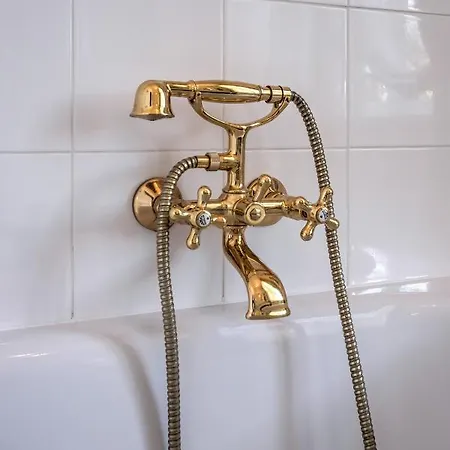 Vila Austerlitz بيت ضيافة