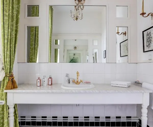 Vila Austerlitz بيت ضيافة 4*